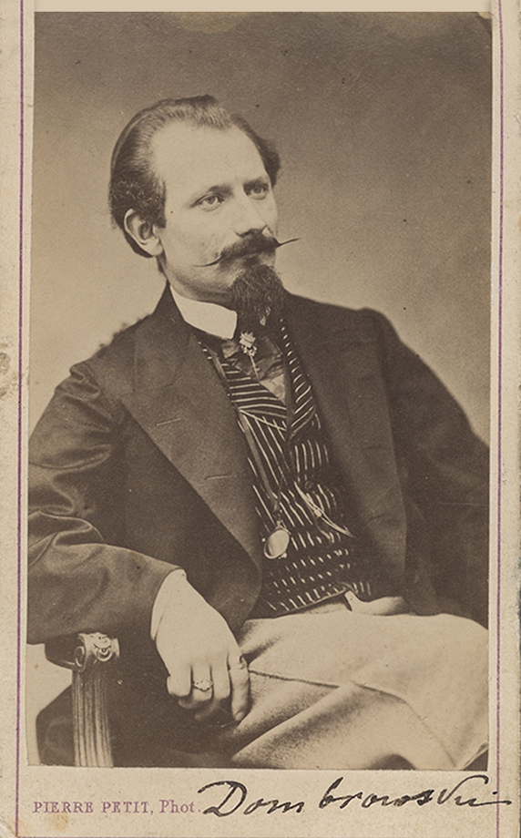 Zakład fotograficzny Pierre Petit w Paryżu, Jarosław Dąbrowski, ok. 1871, fotografia w sepii, papier fotograficzny naklejony na karton; wymiary 10,1 x 6,3 cm; nr. inw. MPK/F/1598 Zakład fotograficzny Pierre Petit w Paryżu, Jarosław Dąbrowski, ok. 1871, fotografia w sepii, papier fotograficzny naklejony na karton; wymiary 10,1 x 6,3 cm; nr. inw. MPK/F/1598